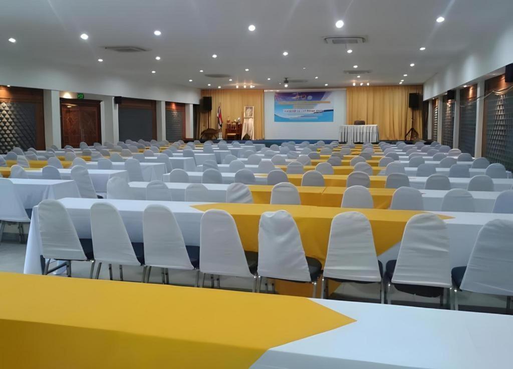 Phu Nga Hotel Natai Beach Екстериор снимка